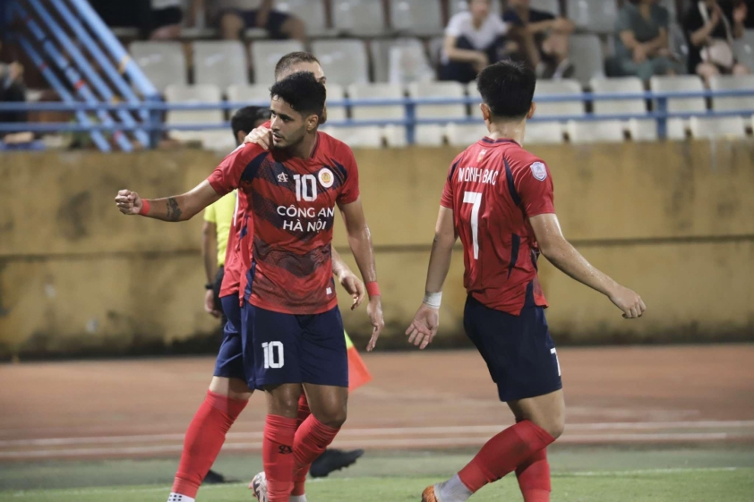 Trực tiếp CAHN 1-0 Lion City Sailors: Leo Artur mở điểm!!! 533964