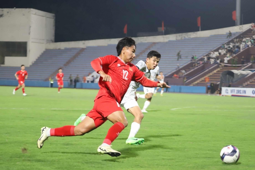 U17 Việt Nam khởi đầu nhạt nhòa trước U17 Kyrgyzstan phòng thủ chặt chẽ