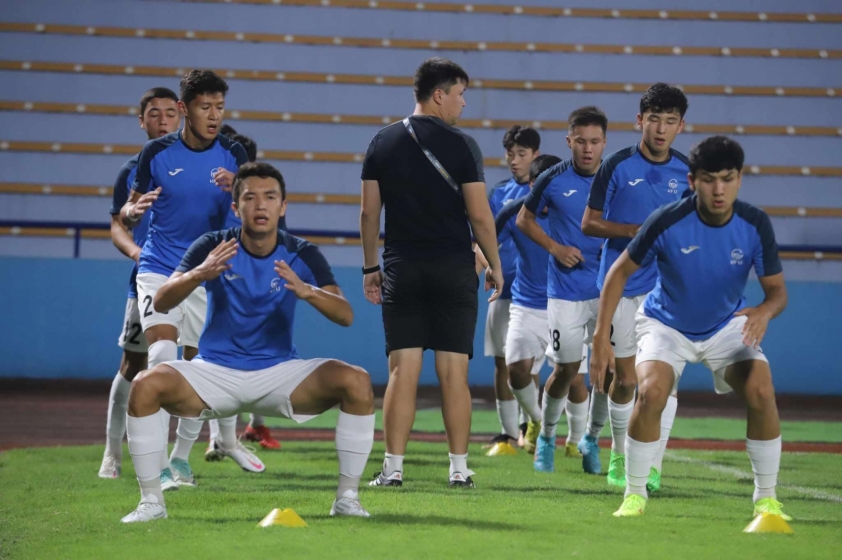 U17 Việt Nam khởi đầu nhạt nhòa trước U17 Kyrgyzstan phòng thủ chặt chẽ