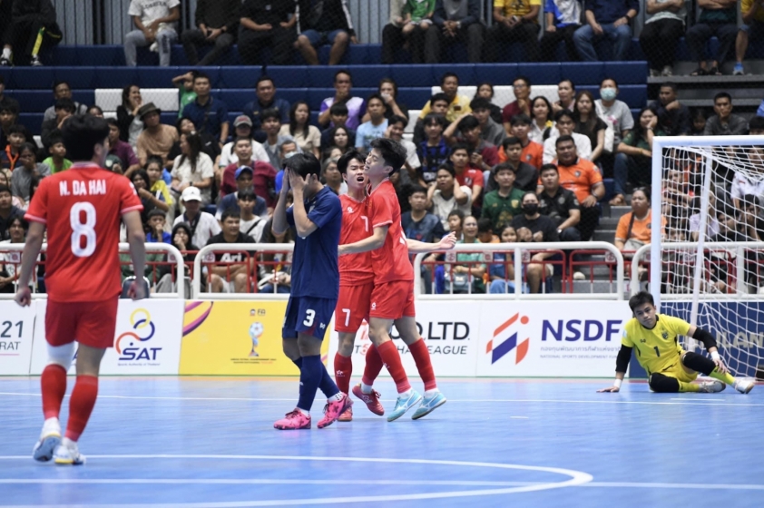 HLV futsal Thái Lan: 'Thật tốt khi thua trước Việt Nam'  553047