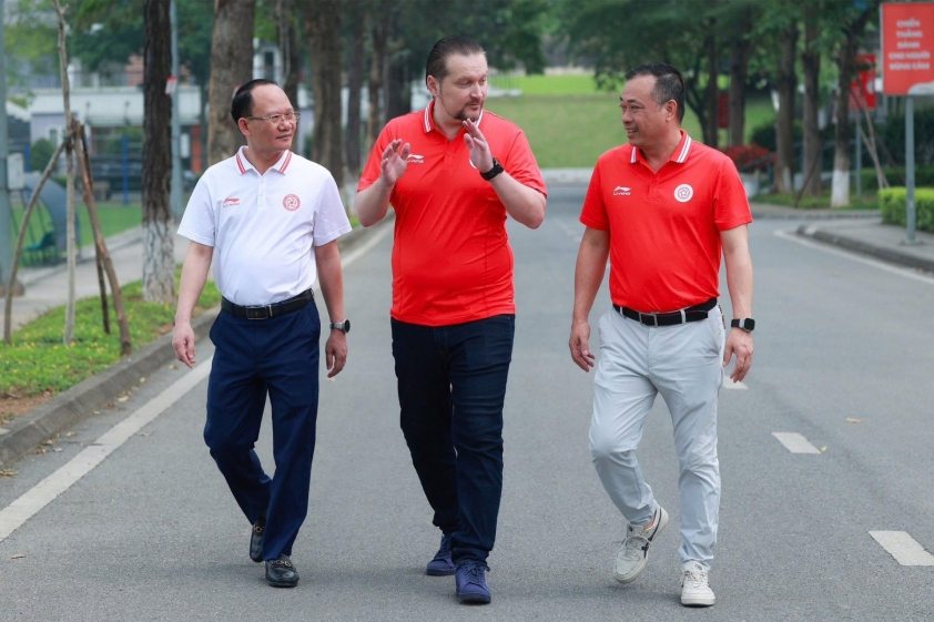 Kịch tính cuộc đua vô địch V-League, HLV Popov ra mắt đội bóng hàng đầu 628478