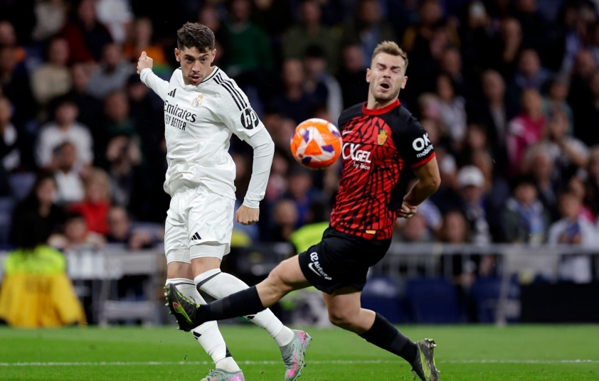 Thắng vất vả, Real suýt để Barca vô địch sớm La Liga 634876
