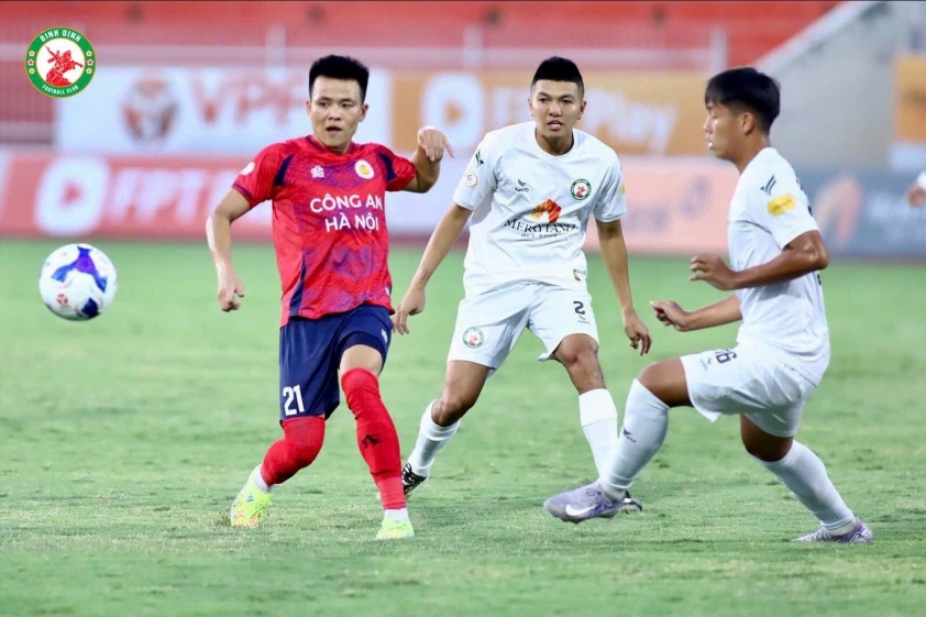 Trực tiếp Bình Định 1-5 CAHN: Đội khách liên tiếp ghi bàn 644333
