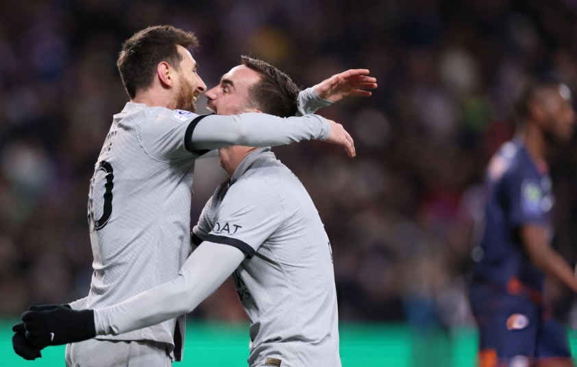 Ronaldo hay Messi? Tiền vệ xuất sắc bậc nhất chọn ra ai vĩ đại hơn-652884