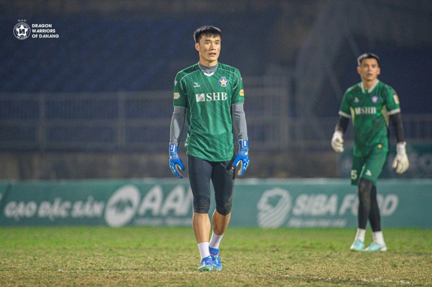 Bùi Tiến Dũng không dám nhận là 'người hùng', nói rõ mục tiêu tại V-League 677081