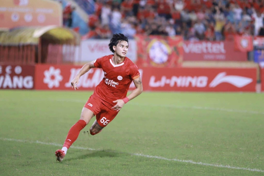Trực tiếp Viettel 2-0 Công an TPHCM: Việt kiều Ba Lan lập công-690152