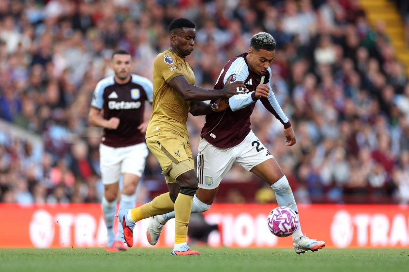 Crystal Palace gieo sầu cho Aston Villa ngay trên sân nhà