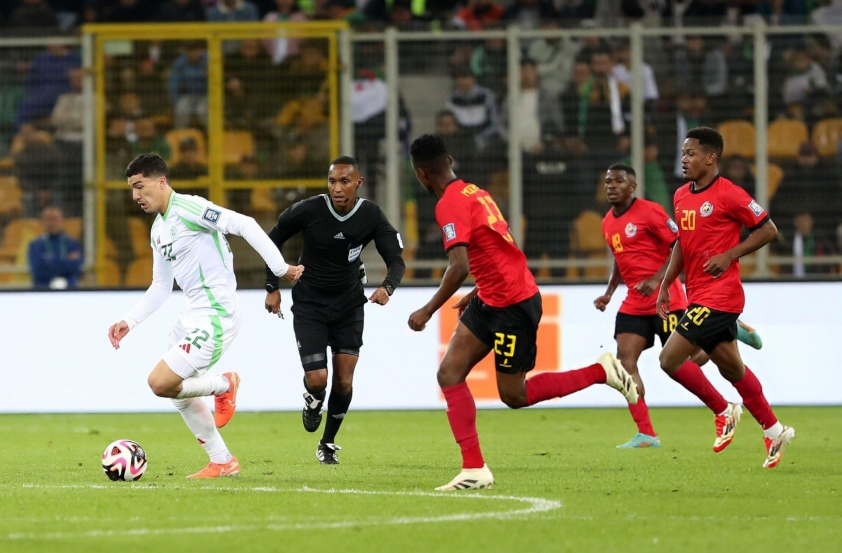 Ibrahim Maza và ĐT Algeria chỉ còn cách VCK World Cup đúng 1 chiến thắng