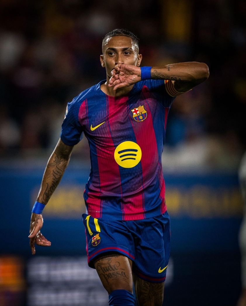 Hansi Flick ra án phạt nặng cho ngôi sao hàng đầu Barca 704682