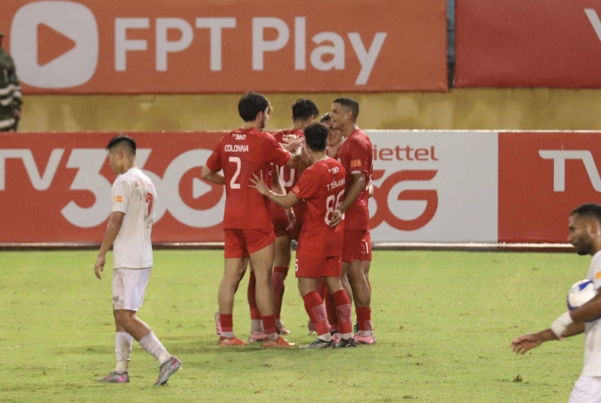 Trực tiếp Viettel 2-0 Hà Tĩnh: Áp đặt thế trận-712692
