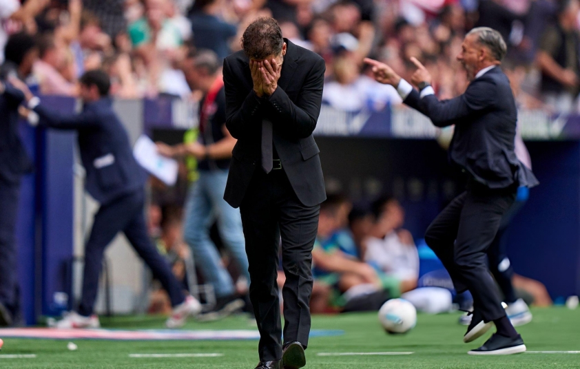 HLV Diego Simeone chia sẻ lý do khóc khi thắng Real Madrid-712381