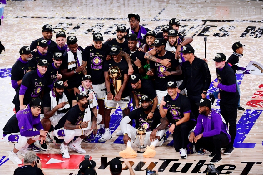 CHÍNH THỨC: Lebron James chia tay Lakers, viễn cảnh sát cánh Curry làm NBA dậy sóng