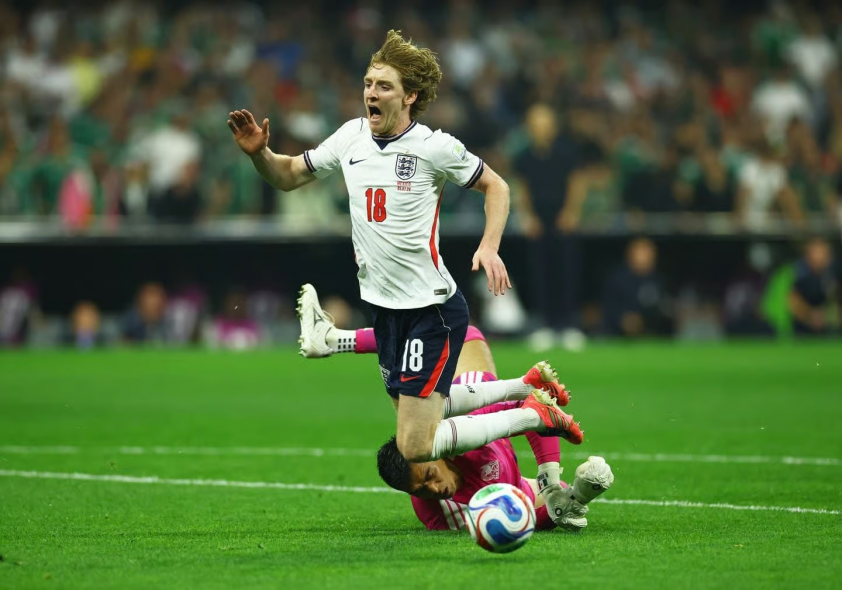 Chỉ 3 chữ, Anthony Gordon mượn khẩu hiệu Arsenal để nói về chiến thắng của tuyển Anh 862929