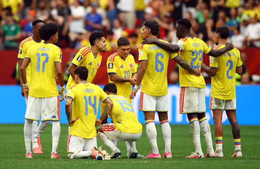 Bỏ lỡ cơ hội định mệnh, ngôi sao World Cup chưa dám về nước sau khi bị loại 865297