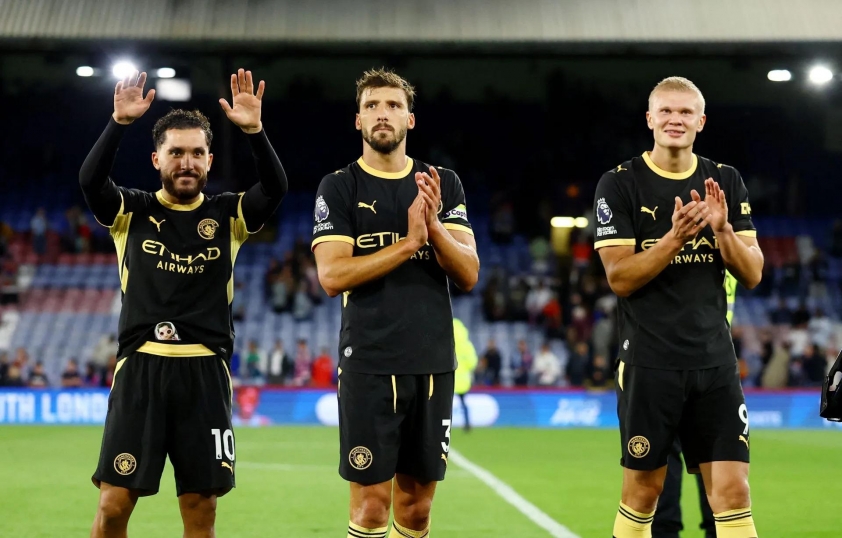“Ảo thuật gia” Cherki lên tiếng sau hai show diễn mở màn thời hậu Pep Guardiola