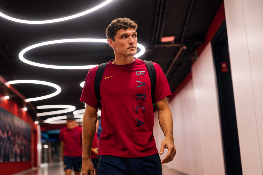 Barca lo hàng thủ vì trung vệ chấn thương — db438f1c-deb2-4854-af5a-36c443ac0231