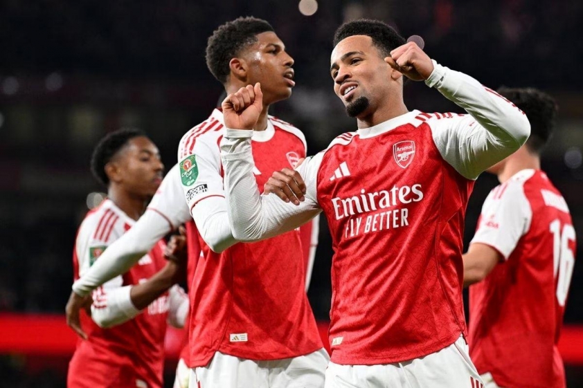 Arsenal thắng nghẹt thở, tiến vào tứ kết Carabao Cup! 4 ars
