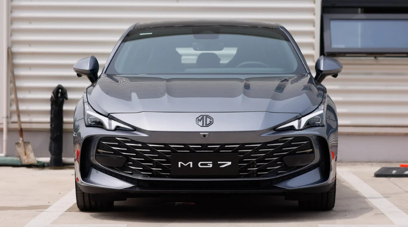 Đối thủ mới của Toyota Camry lộ diện tại Hà Nội, rục rịch ra mắt vào tháng sau 504624