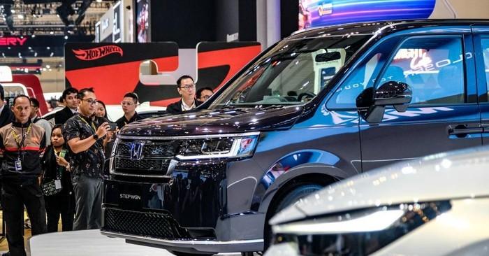 Bất ngờ với sức hút của Honda Step WGN khi mới vừa ra mắt 504663