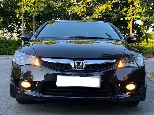 Giật mình Honda Civic 2009 rao bán chỉ hơn 200 triệu đồng sau 15 năm lăn bánh 521878