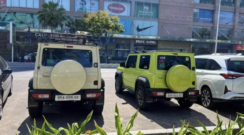 Chiêm ngưỡng bộ đôi Suzuki Jimny mang biển siêu tứ quý tại Việt Nam 522796