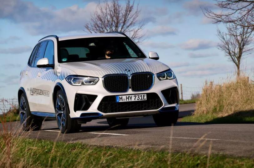 BMW dự kiến trình làng mẫu xe chạy hydro nhờ trợ giúp Toyota 523864