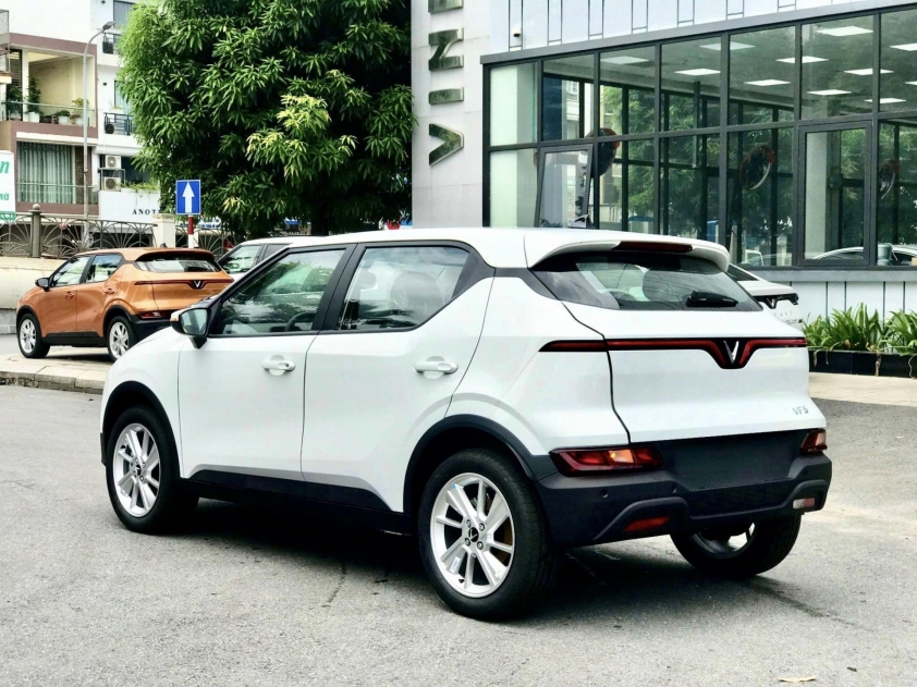 Top 10 xe bán chạy nhất tháng 8: Xe Nhật áp đảo xe Hàn, Ford góp mặt tới 2 đại diện 527117