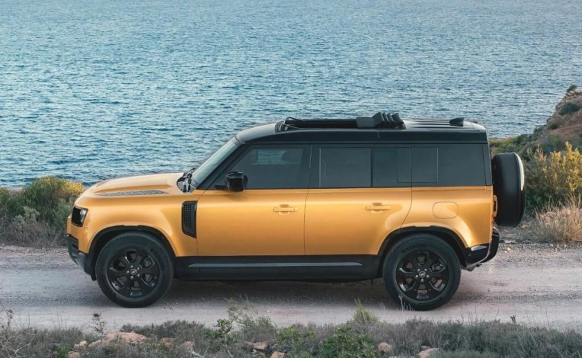 Land Rover Defender Eivissa Edition - Siêu phẩm hàng hiếm với số lượng vỏn vện 6 chiếc trên toàn cầu