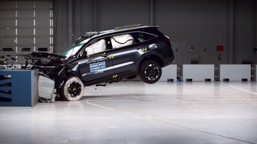 Kia Sorento 2025 không đạt kết quả an toàn IIHS như kỳ vọng 552110