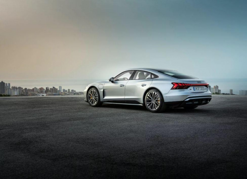 Audi e-tron GT 2025 đột phá trong phân khúc xe điện hạng sang 560510