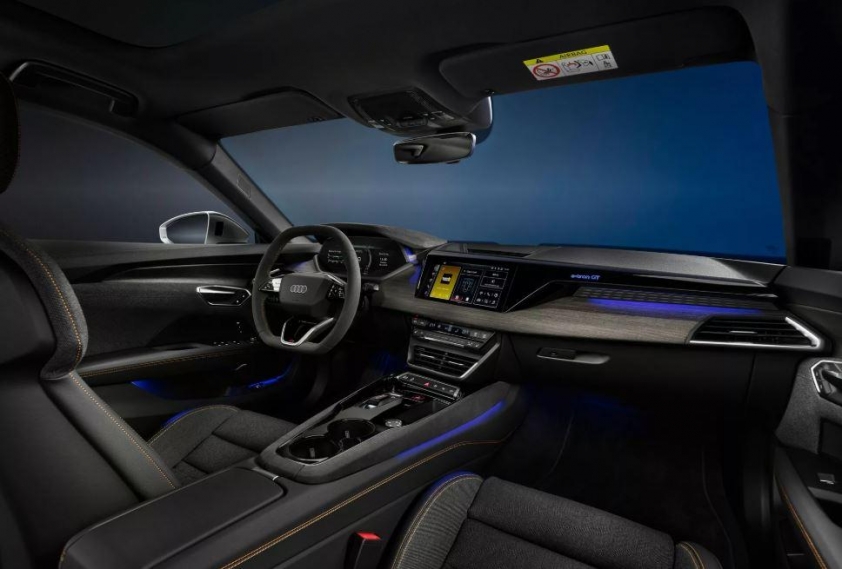 Audi e-tron GT 2025 đột phá trong phân khúc xe điện hạng sang 560513