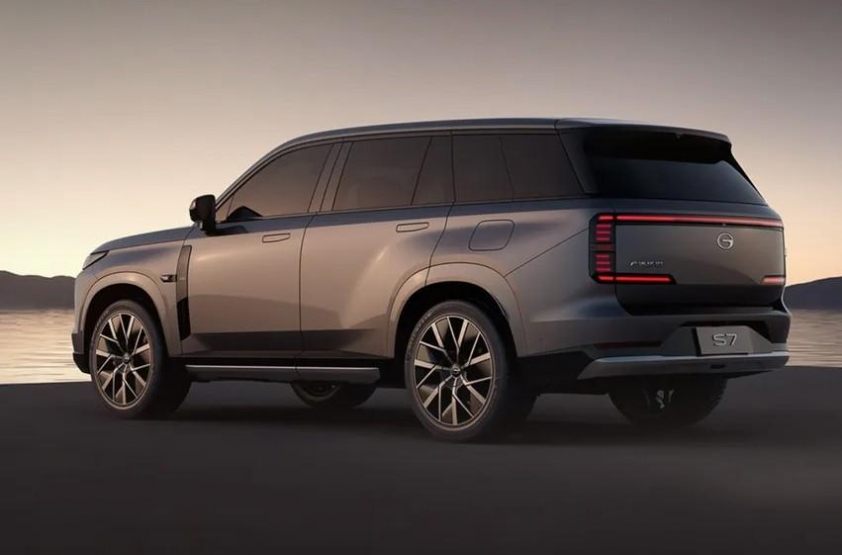 Hãng xeTrung Quốc ra mắt mẫu xe hybrid na ná Range Rover với phạm vi hoạt động vượt 1.000 km 568610