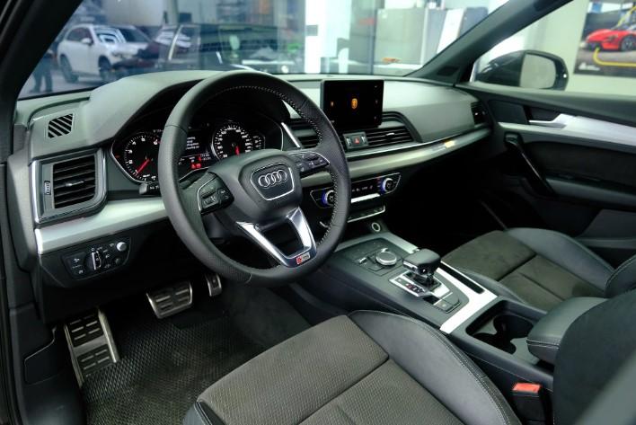 Audi Q5 APEC Edition 2017 - Xe sang hiếm hoi từ sự kiện APEC đang được rao bán 575958Audi Q5 APEC Edition 2017 - Xe sang hiếm hoi từ sự kiện APEC đang được rao bán 575958