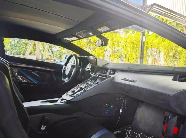 Lamborghini Aventador SV trị giá hơn 35 tỷ đồng bất ngờ tái xuất sau thời gian dài vắng bóng 594768