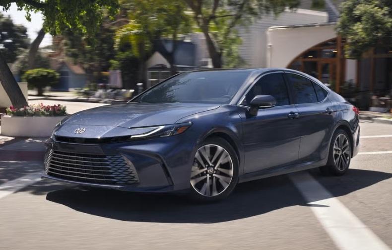 Toyota Camry Nightshade 2025 lộ diện: Bản nâng cấp thể thao cho tín đồ hybrid 629254