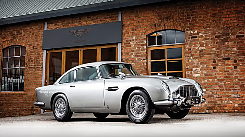Xe James Bond: Từ đạo cụ phim ảnh thành báu vật triệu đô trên sàn đấu giá 632757