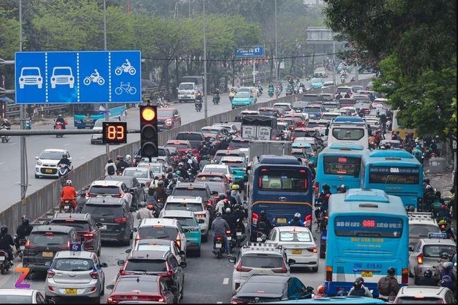Bộ Nông nghiệp và Môi trường bác bỏ tin đồn cấm ôtô đời cũ vào trung tâm Hà Nội 633533