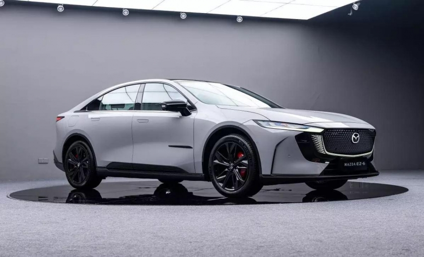 Cận cảnh Mazda EZ-6 Sports Edition: Biến thể thể thao mới dành cho thế hệ trẻ yêu công nghệ 636028