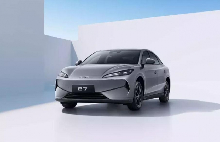 BYD trình làng e7: Sedan điện rộng rãi, giá quy đổi chỉ hơn 360 triệu, pin “trâu” 520 km 636830