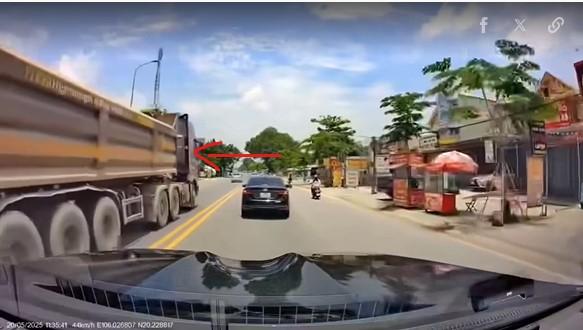 Xe ben lấn làn ngược chiều: Mối nguy tiềm ẩn trên đường phố đông dân cư 638510