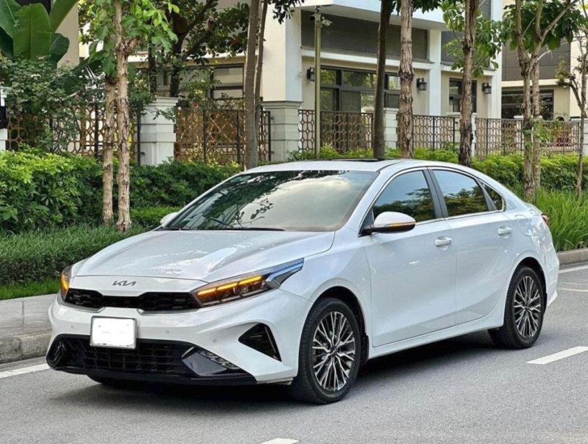 Sedan hạng C mất vị thế: Một thời