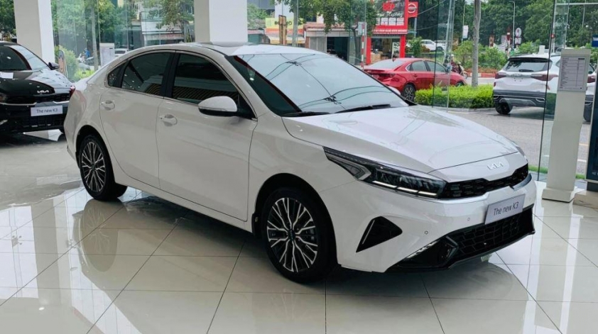 Sedan hạng C mất vị thế: Một thời