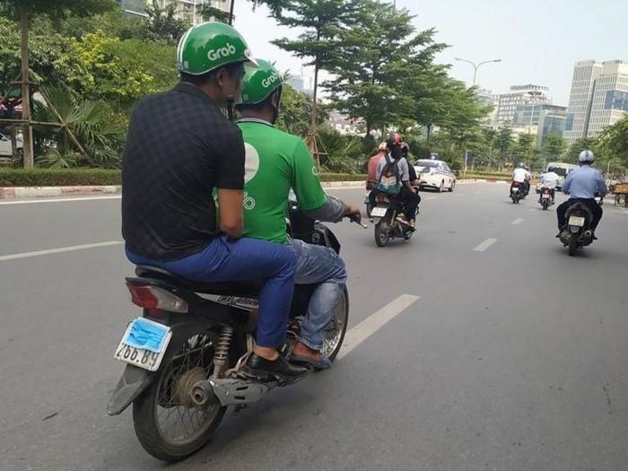 Dù mức phạt tăng cao, các shipper vẫn liều lĩnh che biển số 639381