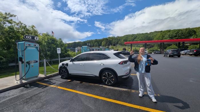 Chủ xe VinFast VF8 nói gì sau hành trình phượt 2.000 km từ Canada đến New York 640914