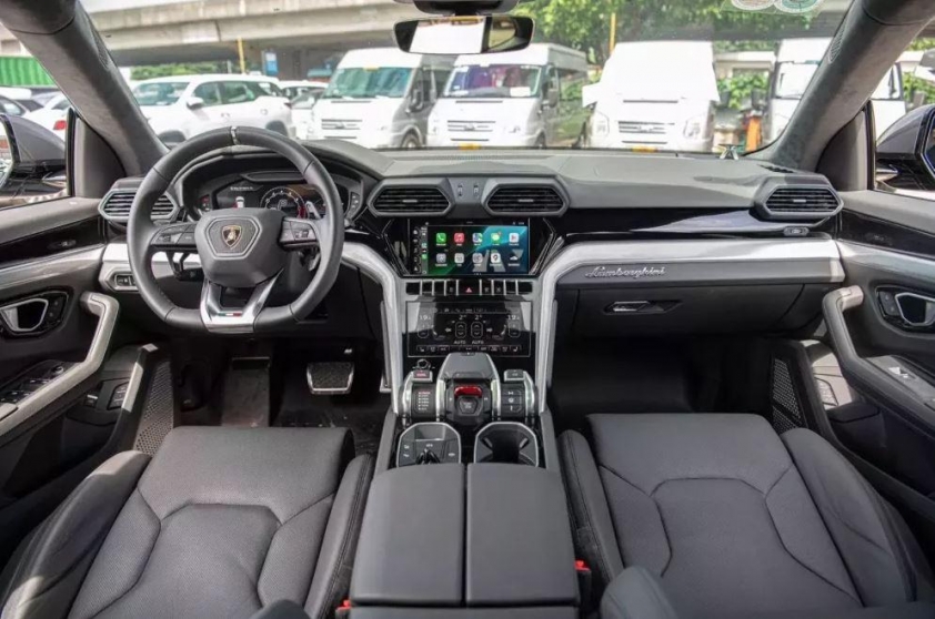 Lamborghini Urus chạy lướt hơn 3.000 km rao bán 14,5 tỷ đồng: Cao hơn xe mới nhưng vẫn “đáng đồng tiền” 641541