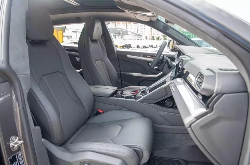 Lamborghini Urus chạy lướt hơn 3.000 km rao bán 14,5 tỷ đồng: Cao hơn xe mới nhưng vẫn “đáng đồng tiền” 641543