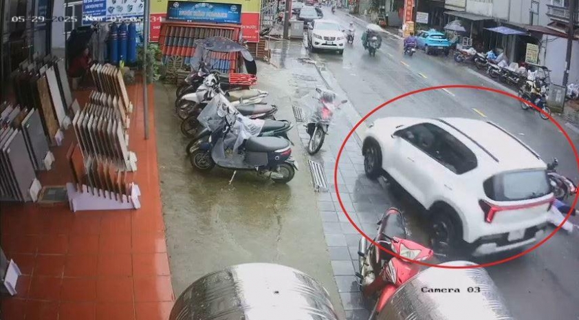 Bé 5 tuổi tử vong trong vụ ô tô tông liên hoàn ở Sa Pa: Cảnh báo an toàn giao thông đường đèo 642323