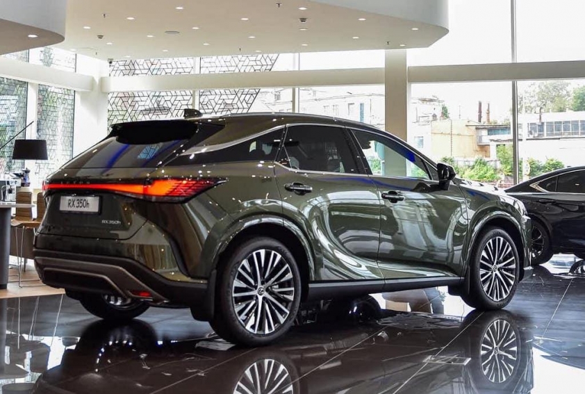 Lexus RX 350h xuất hiện tại đại lý: Mạnh mẽ, tiết kiệm, thêm camera 360, giá khởi điểm 3,5 tỷ đồng 642863