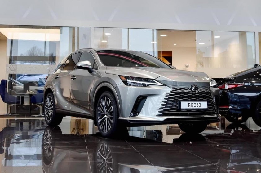 Lexus RX 350h xuất hiện tại đại lý: Mạnh mẽ, tiết kiệm, thêm camera 360, giá khởi điểm 3,5 tỷ đồng 642869