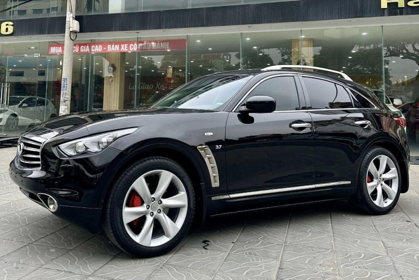 Infiniti QX70 – “Hàng độc” một thời tái xuất: Giá dưới 1 tỷ, mạnh hơn cả SUV phổ thông đời mới 642984